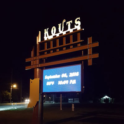 Kouts sign lighting